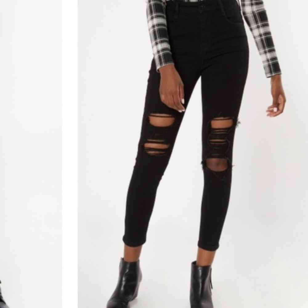 NWOT Destructed Black Jeans